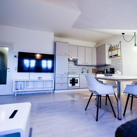 Apartamento Skyhigh Studio Stp Sankt Poelten Exterior foto